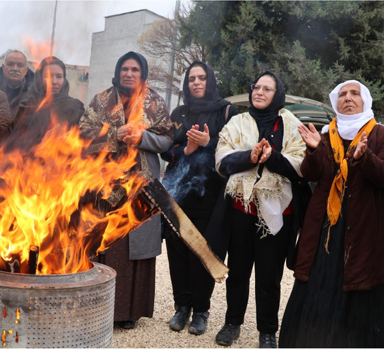 Kobanê sınırındaki nöbet sürüyor: 'Öcalan'dan gelen mesaj için biz de hazırız diyoruz'