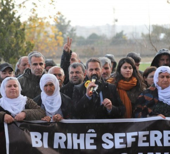 Kamışlo- Nusaybin sınırında nöbet: Buraya yağan yağmur Kamışlo'da da yağıyor