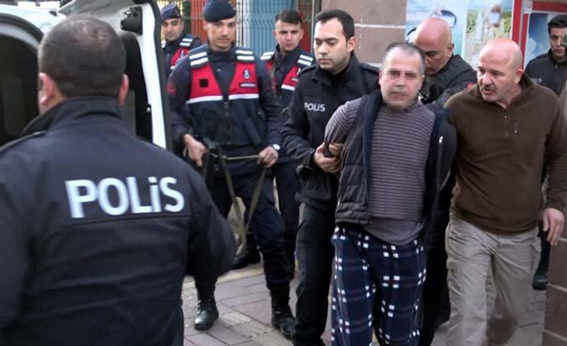 Emekli asker kadını rehin alıp 'Koronavirüslüyüm' diyerek polise tükürdü