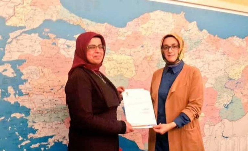 AKP Artuklu Kadın Kolları Başkanı istifa etti