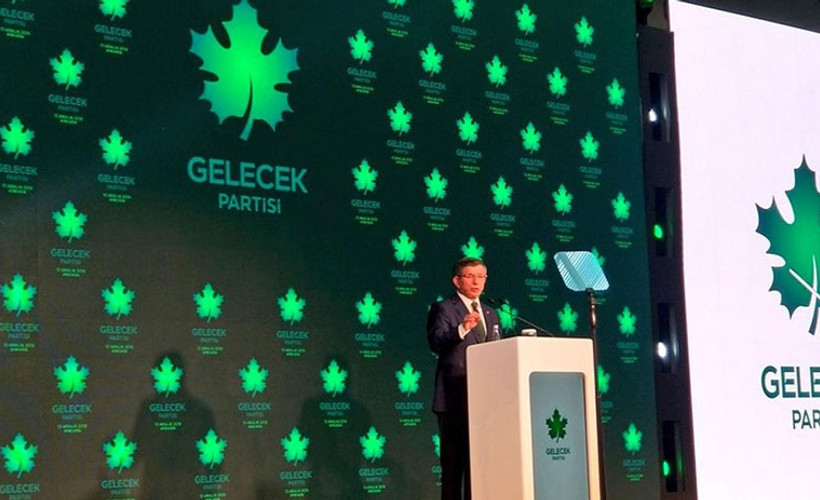 Maske dağıtan Gelecek Partisi üyeleri gözaltına alındı