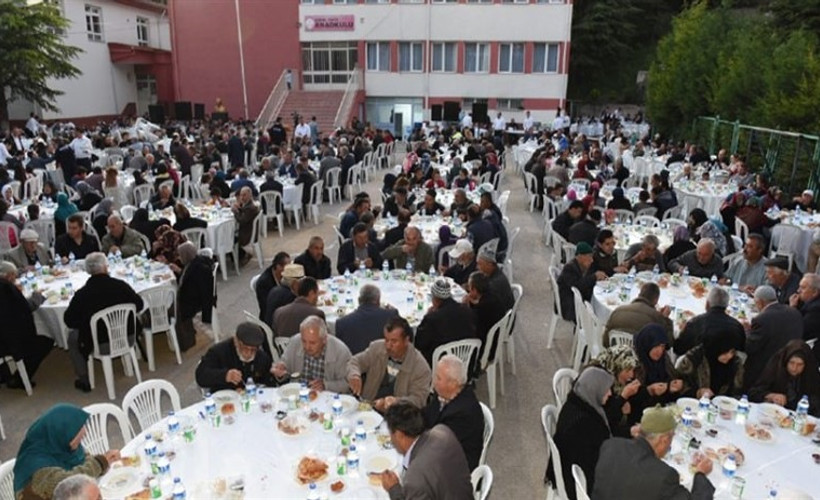 AKP'li Belediye Başkanı: İftarlar vaka sayısını arttırdı, yapmayın