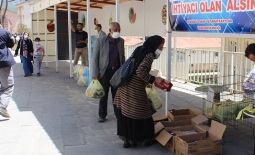 AKP'li belediye yardım standına el koydu