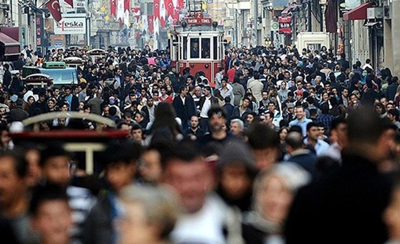Gençlik raporu: AKP ve MHP'liler Türkiye'den gitmek istiyor, HDP'liler sosyal medyadan dertli