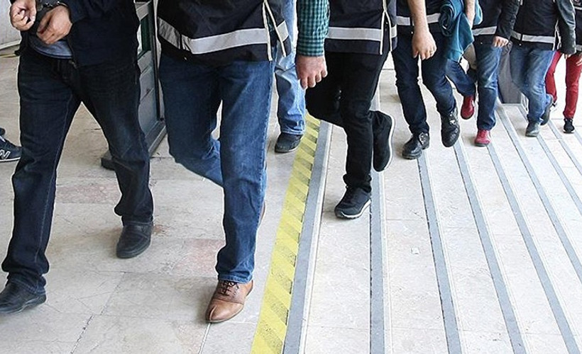 İzmir'de operasyon: 31 gözaltı