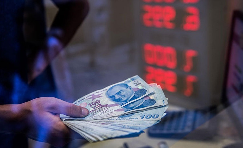 Hazine iç borçlanmaya dönüyor: Yurttaştan sonra kamu da dolarize oluyor