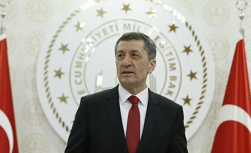 Milli Eğitim Bakanı'ndan kafa karıştıran 'maskeli sınav' açıklaması: İsteyen çıkartabilir