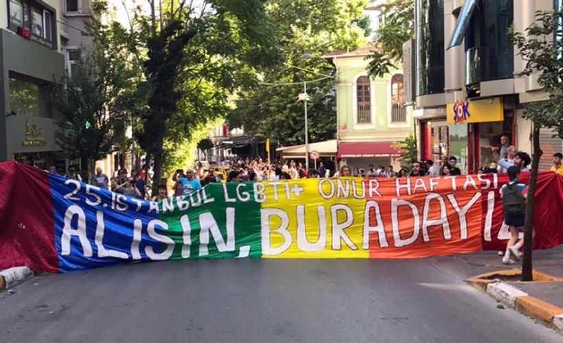 Taksim’de ‘Onur Yürüyüşü’ne saldırı