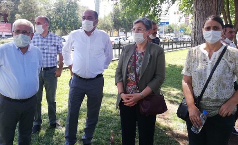 Leyla Güven ifade için çağrıldığı Diyarbakır Adliyesi'nde