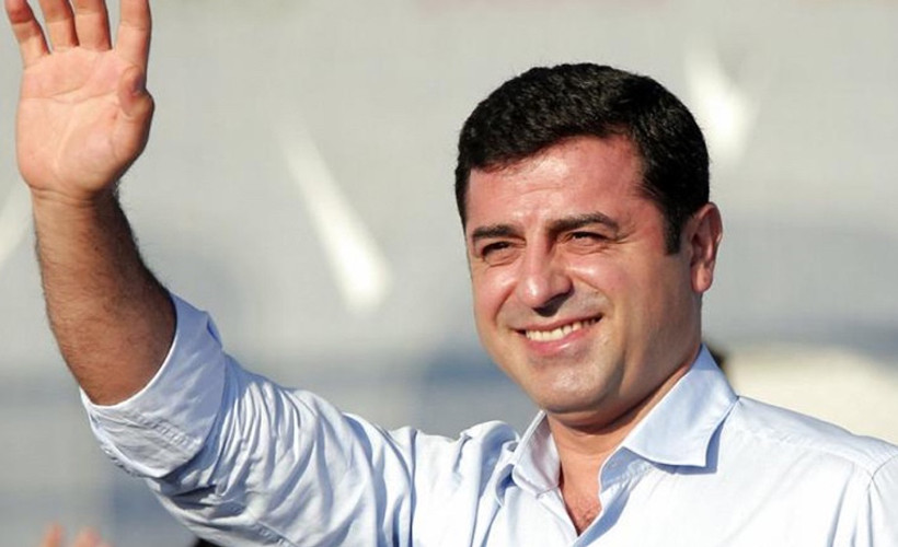 Demirtaş'tan kendisini takip ettiği için işten atılan gence mesaj