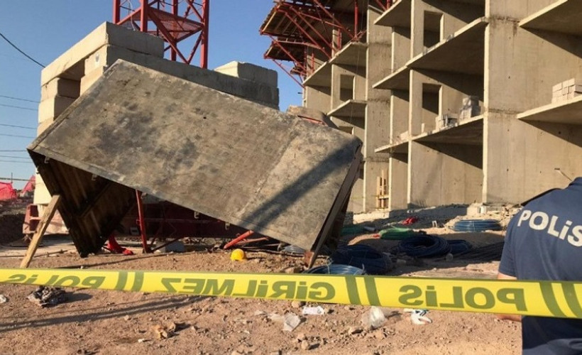 Elazığ'da deprem konutları şantiyesindeki iskele çöktü: Çok sayıda yaralı