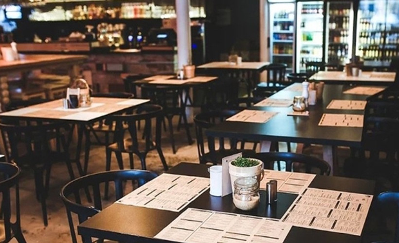 Kafe ve restoranların çalışma saati kısıtlaması kaldırıldı