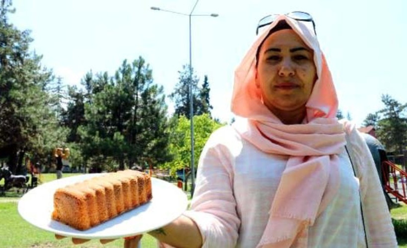 Arkadaşlarına verdiği bir dilim kekle işten çıkarıldı