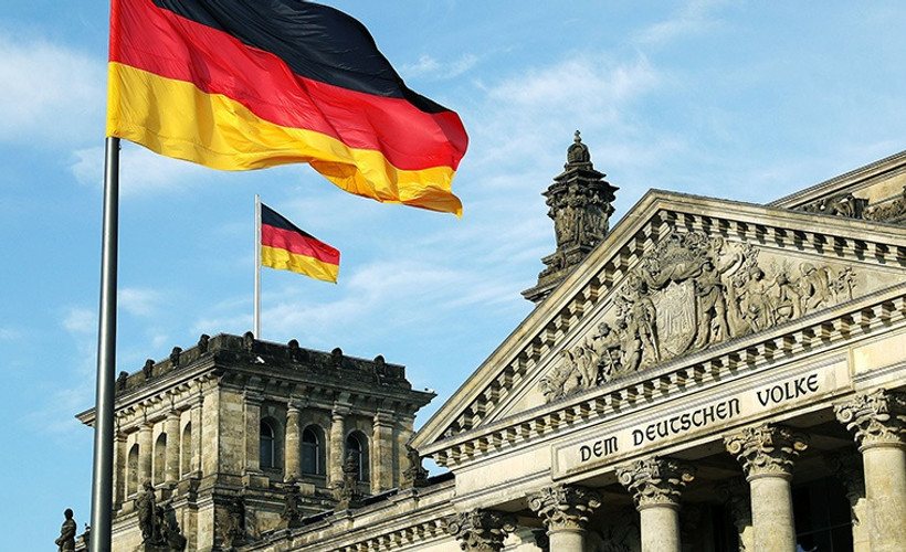 Almanya ekonomisi ikinci çeyrekte rekor seviyede daraldı