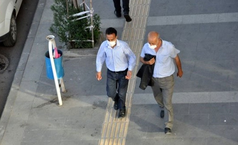 Kars'ta maske takmak zorunlu hale geldi