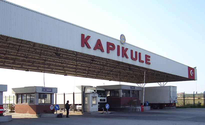 TIR dorsesinde havasız kalan kaçaklardan 1'i öldü