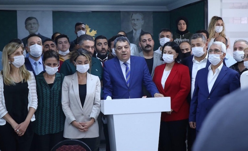 Gelecek Partisi'nde istifalar: Ankara İl Başkanı ve 7 ilçe başkanı partiden ayrıldı
