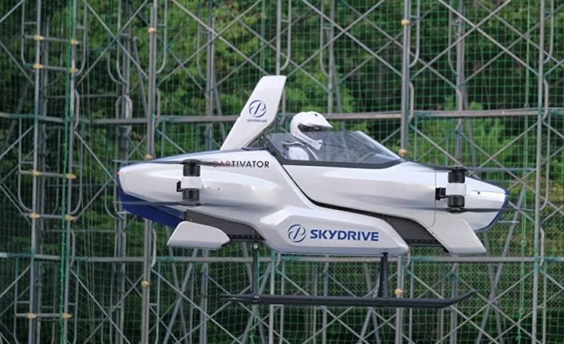 Japonya'da 'uçan araba' projesinde yolculu deneme uçuşu