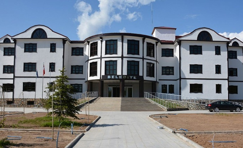 AKP'li yönetimin bıraktığı borç nedeniyle Patnos Belediyesi'ne haciz