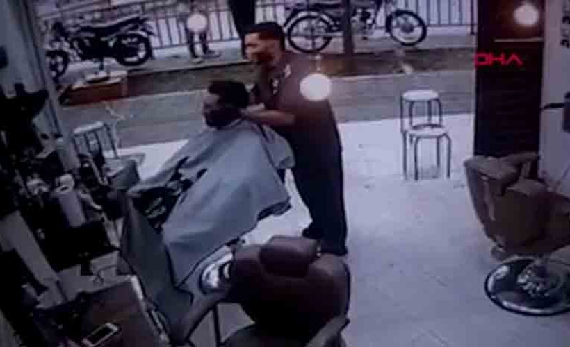 Kolombiya'da berber koltuğunda müşteriye infaz