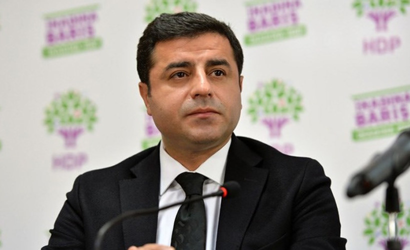 Demirtaş'tan savcılara: Elinize tutuşturulan hediye poşetleri sizi yargılanmaktan kurtaramayacak