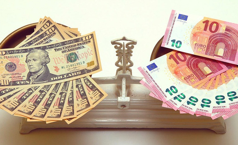 Türk Lirası'ndaki erime yükseliyor: Dolar 7,93, euro 9,34 seviyesinde, sterlinde yeni zirve