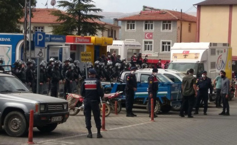 Ablukaya alınan madencilerin çadır kurması engelleniyor