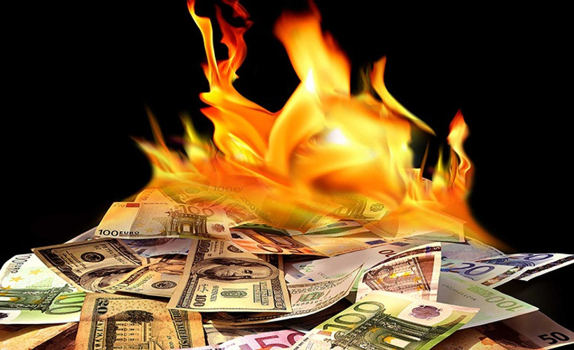 Dövizin önlenemeyen yükselişi: Dolar 8,16, euro 9,64 ile yeni zirvede