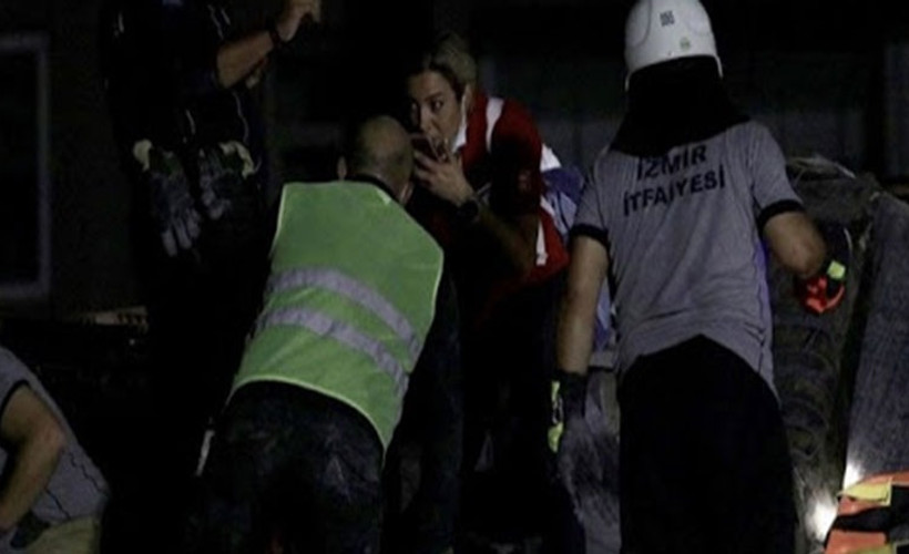 Buse ve Günay enkazdan sağ çıkarıldı