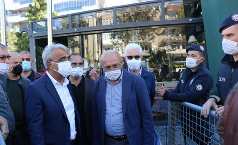 Mithat Sancar: Erzincan'da depremden kaçarak İzmir'e gelen aile şu an enkaz altında