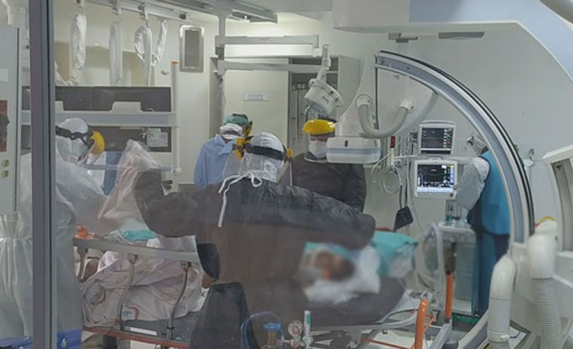 Türkiye'de Coronavirus nedeniyle hayatını kaybedenlerin sayısı 10 bin 887'ye yükseldi