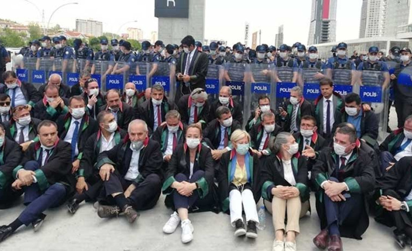 Barolar bu gerekçeyle engellenmişti, AYM hükmü iptal etti