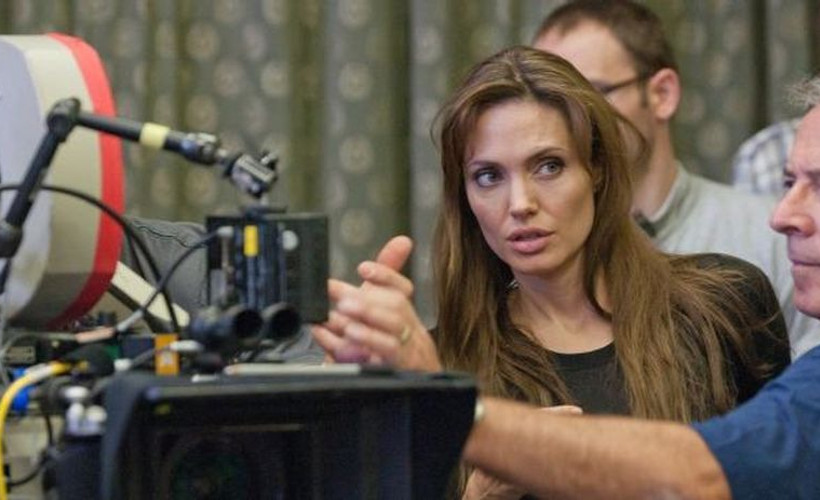 Angelina Jolie yönetmenliğe geri dönüyor