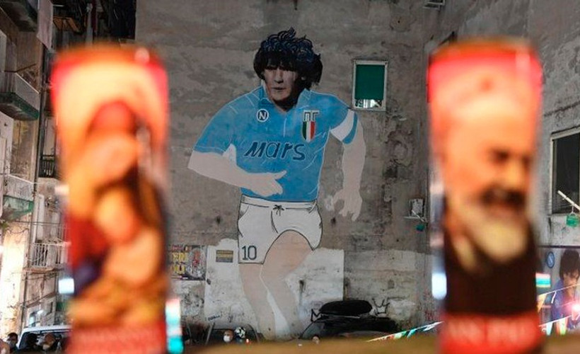 Maradona'nın ölümü sonrası Napoli'de yas ilan edildi