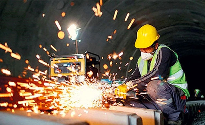 İmalat PMI kasımda 51,4'e geriledi: Üretim ve siparişe ikinci dalga freni geldi