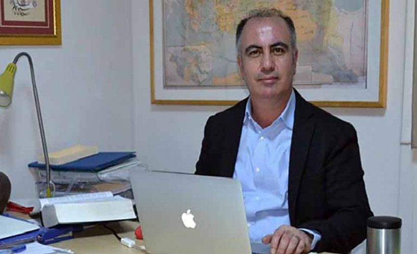 Tarih hocası, 1937'de ölen tarihçiyi cinsiyetçi hakaretlerle 'eleştirdi'