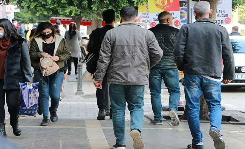 Türkiye’de her 10 kişiden 6’sı aile ziyaretlerini bıraktı