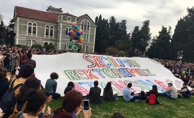 Boğaziçili öğrencilerden videolu 'kayyım rektör' protestosu