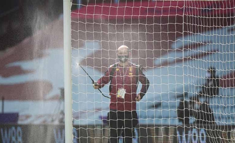 İngiltere futbolu Covid-19'a esir düşüyor