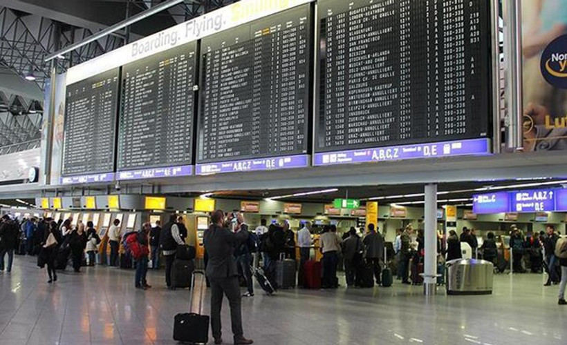 Almanya havaalanlarındaki grev zincirinin son halkası çözüldü: Güvenlik görevlilerinin ücret artışında uzlaşıldı