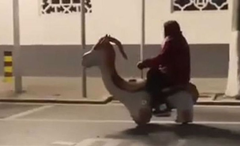 76 yaşındaki kadın scooter ile trafikte polise yakalandı