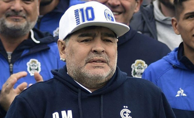 Doktoru, Maradona'nın imzasını taklit etmiş