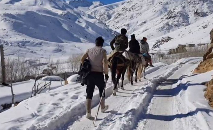 Çığ altında kalan 5 kişinin cansız bedenine ulaşıldı