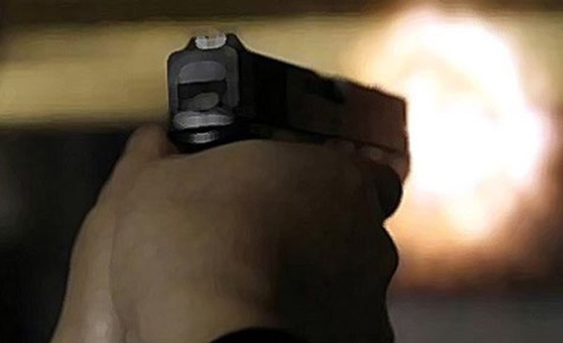 Polis 'dur ihtarına uymayan' kişiyi kafasından vurdu