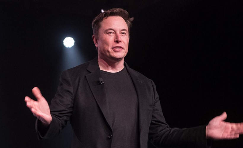 Elon Musk, Tesla Roadster modelini ‘uçurmayı’ planlıyor