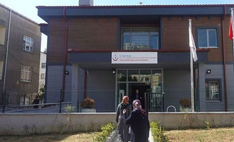 Sahibi tarafından 2 aile sağlığı merkezi satılığa çıkarıldı