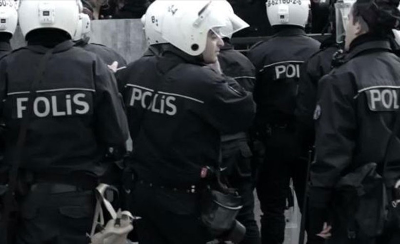 Polisin baskın yaptığı evdeki hamile kadın bebeğini düşürdü