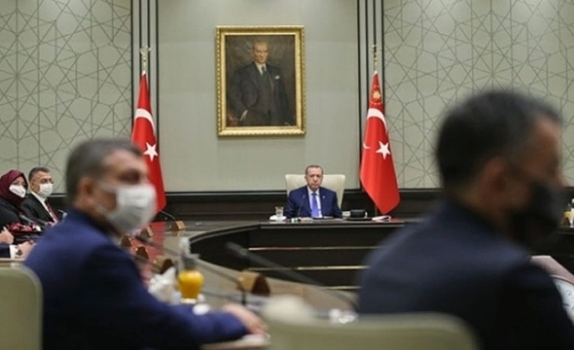 'Hem AK Parti yönetiminde hem de kabinede bazı değişiklikler olması bekleniyor'
