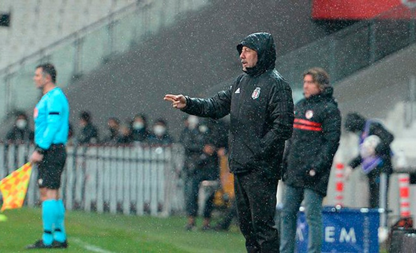 Beşiktaş Teknik Direktörü Sergen Yalçın: Kötü oynayan hakeme söyleniyor