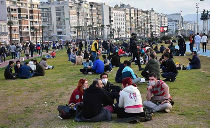 İzmir için uyarı: 'Vaka sayıları korkutucu düzeye gelecek'